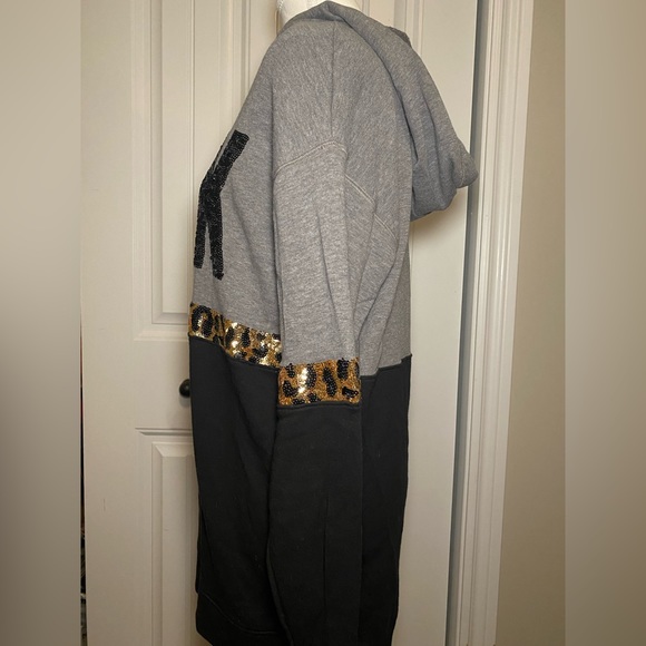 RARE VS PINK 2015 Cheetah/Leopard Print Sequins bling Sweater - Picture 3 of 5